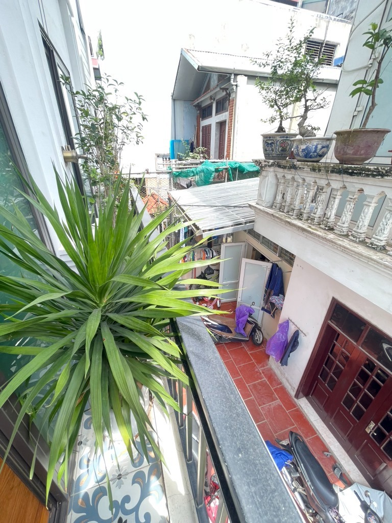 Bán nhà Hữu Hưng, Tây Mỗ: 4 ngủ, giá 7.35 tỷ, ô tô vào tận cửa