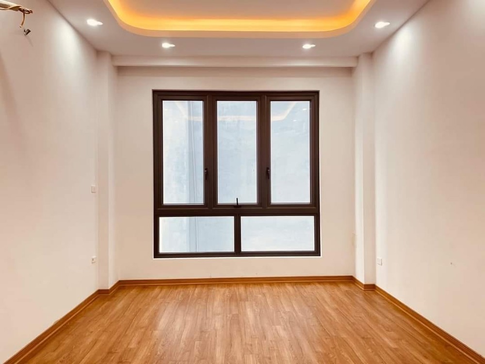 Nhà Phố 5 Tầng Hà Đông - 45m2 - Sát Mặt Phố - Vị Trí Đắc Địa