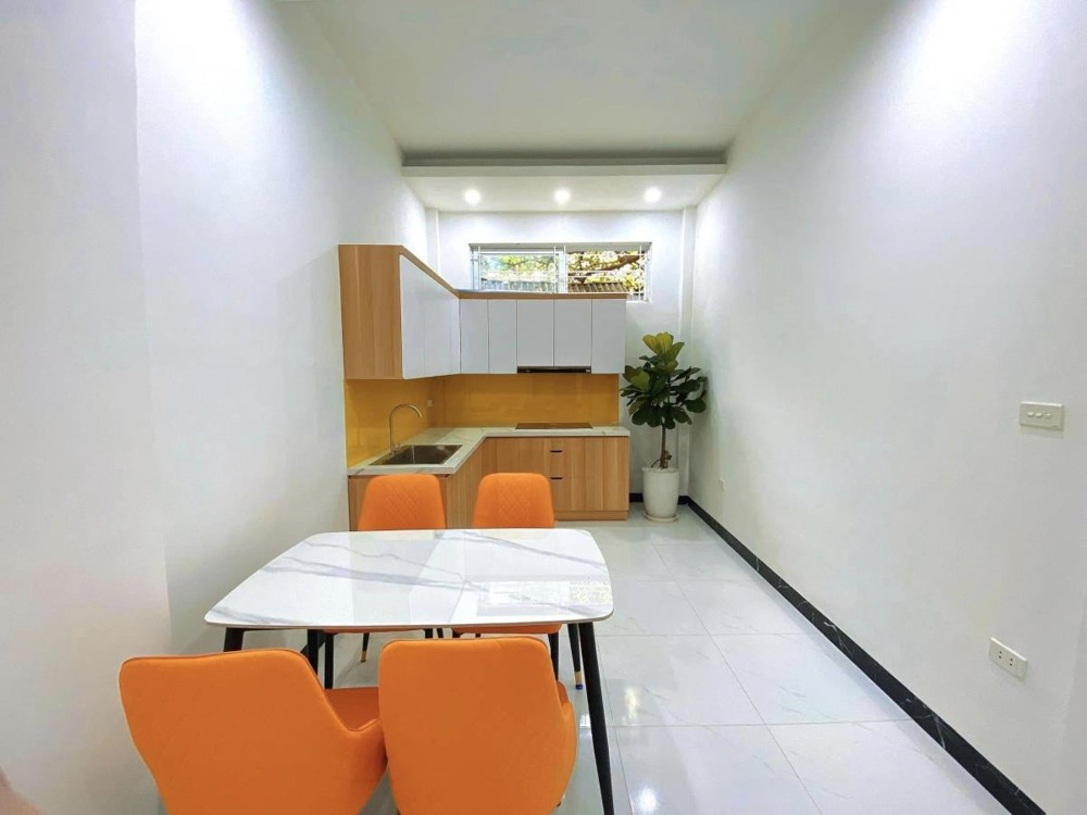 Nhà Mặt Phố Thanh Xuân - 3 Tầng, 40m2, Ô Tô Đỗ Cửa, Giá 7.3 tỷ