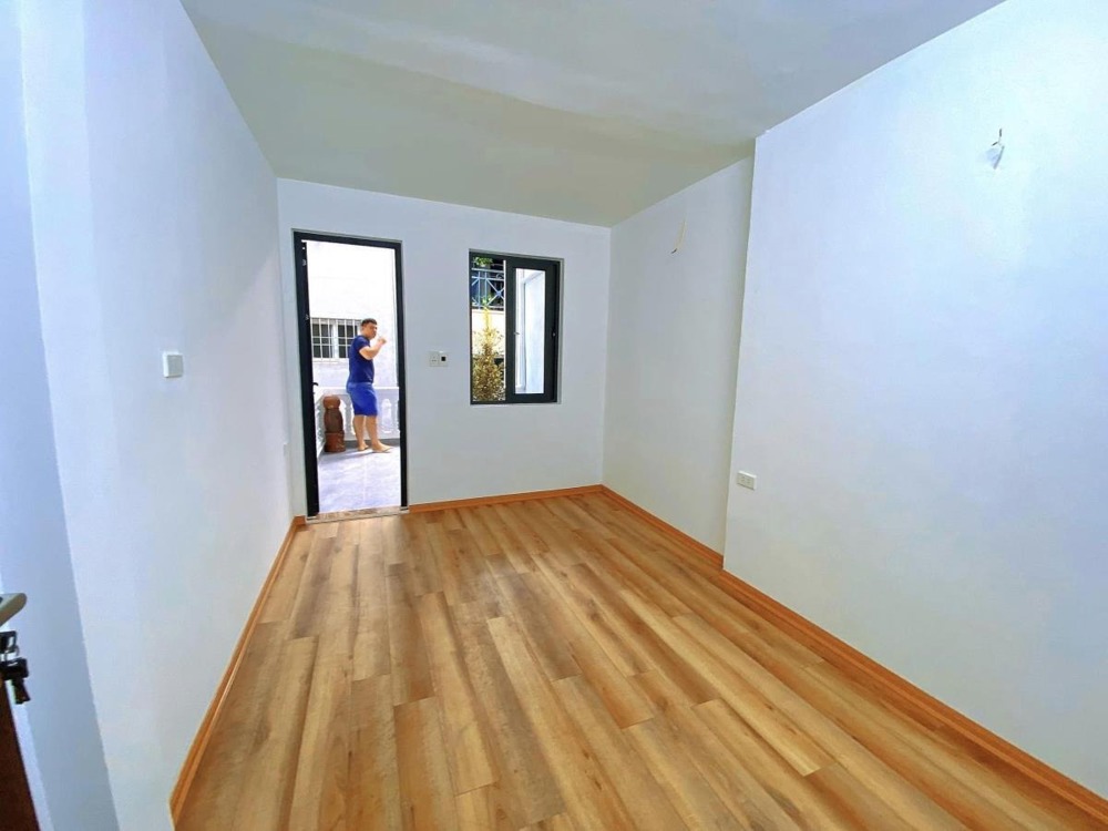 Nhà Mặt Phố Thanh Xuân - 3 Tầng, 40m2, Ô Tô Đỗ Cửa, Giá 7.3 tỷ