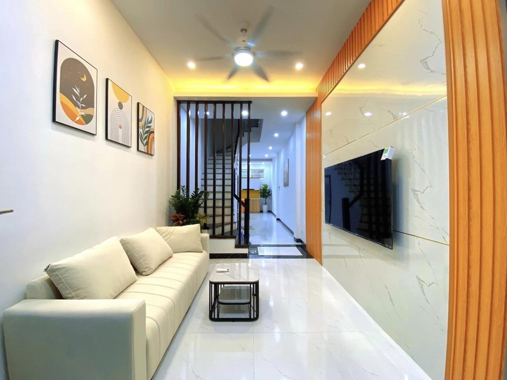 Nhà Mặt Phố Thanh Xuân - 3 Tầng, 40m2, Ô Tô Đỗ Cửa, Giá 7.3 tỷ