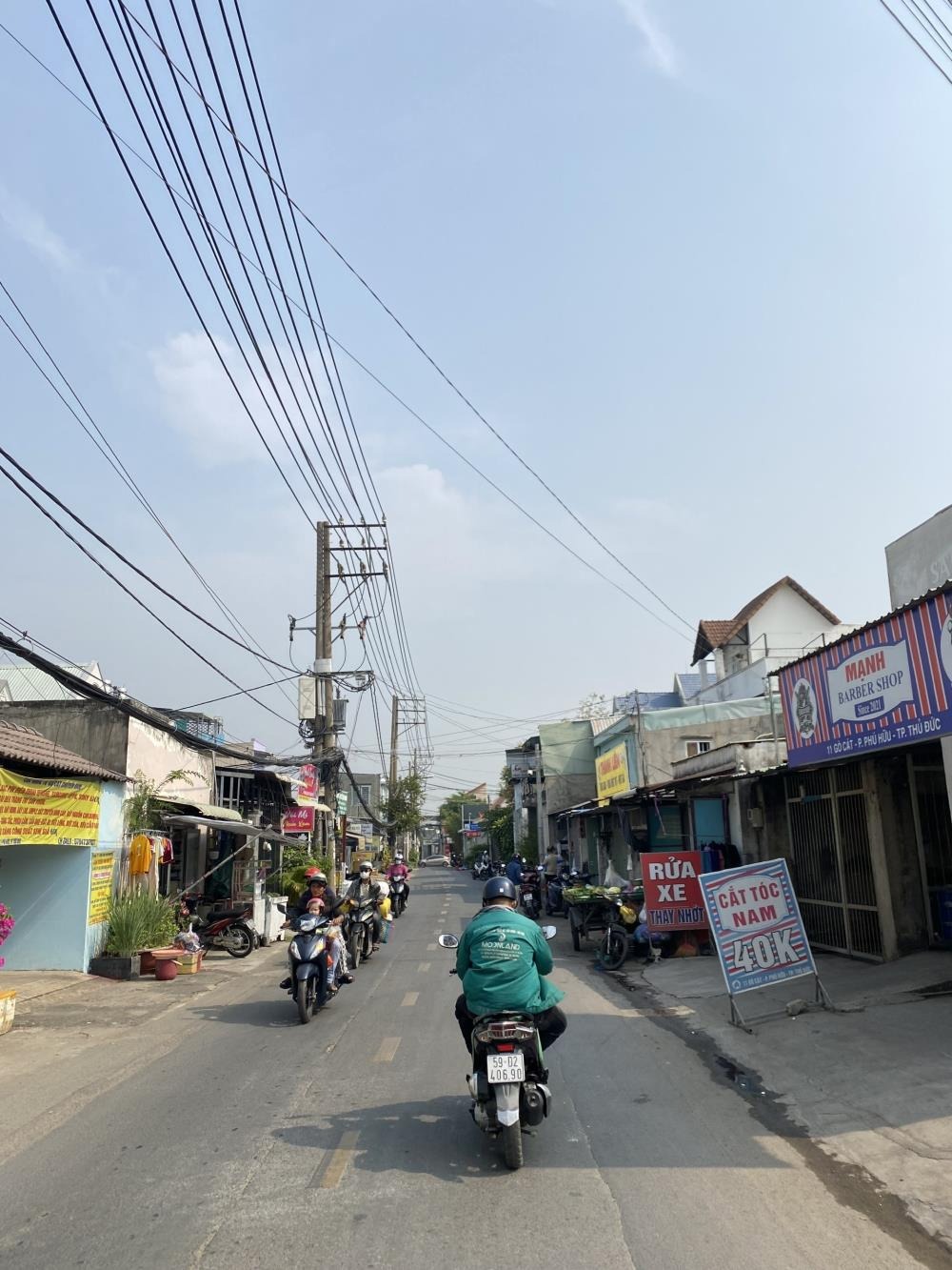 Bán Nhà 3 Tầng BTCT Gần Nguyễn Duy Trinh, 4PN Master, Xe Hơi Đậu Trước Nhà - Giá 4.9 Tỷ