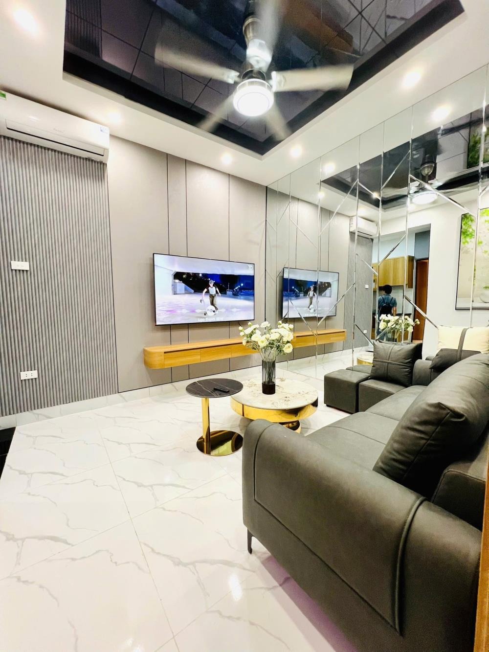 Căn hộ KĐT Nghĩa Đô Full Nội Thất, View Phố - Giá Chỉ 3.98 tỷ