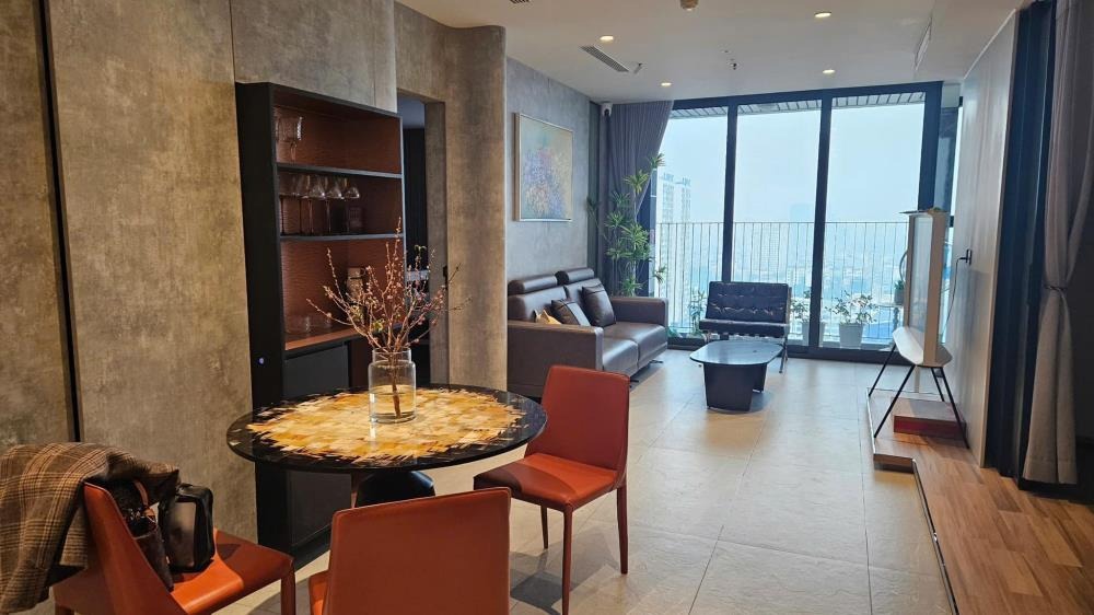 Bán Căn Hộ 2PN Vinhomes D’Capitale C6 - Giá 7.2 Tỷ - Full Nội Thất
