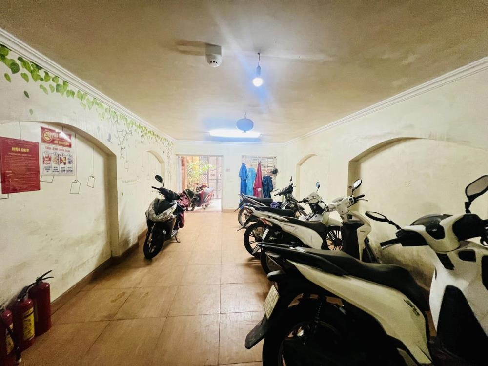 Bán nhà Giáp Bát, Hoàng Mai 90m² x 5 tầng, Giá 14.2 tỷ - Vị trí đẹp, ô tô vào tận nhà