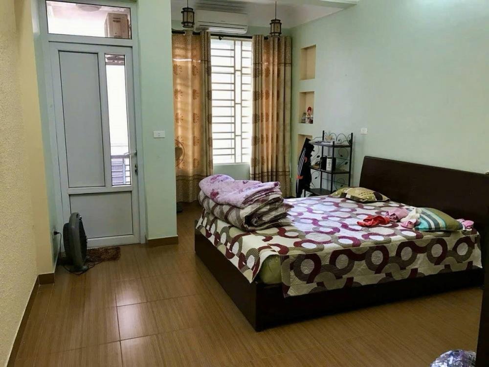 Bán nhà Giáp Bát, Hoàng Mai 90m² x 5 tầng, Giá 14.2 tỷ - Vị trí đẹp, ô tô vào tận nhà