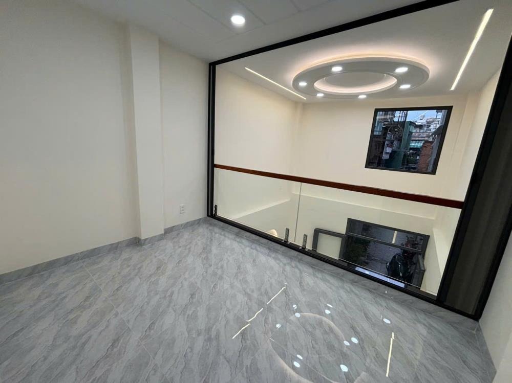Bán Nhà Đinh Bộ Lĩnh 3.5x10, 4 Tầng, 3 PN, Giá 5.6 Tỷ - Vị Trí Đắc Địa
