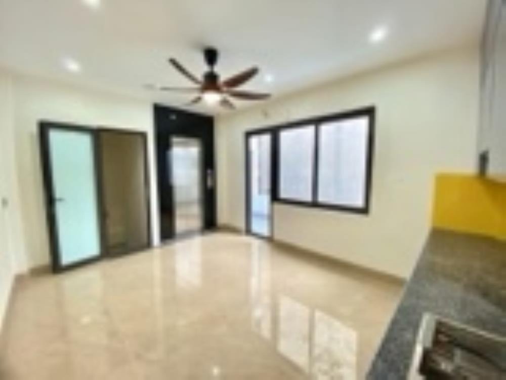 Bán Nhà Hà Đông: 5 Tầng, Thang Máy, Ô Tô Đỗ Cửa, Giá Tốt