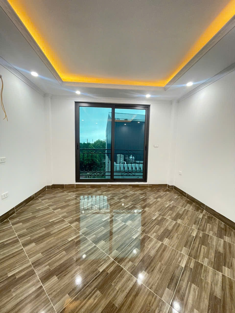 Bán nhà mới Koong Ngũ Hiệp, Thanh Trì: 60m2, 4 Tầng, Ô Tô Đỗ Cổng - 6.9x Tỷ