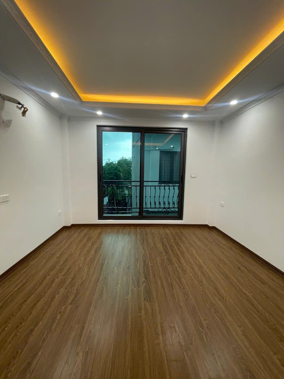 Bán nhà mới Koong Ngũ Hiệp, Thanh Trì: 60m2, 4 Tầng, Ô Tô Đỗ Cổng - 6.9x Tỷ