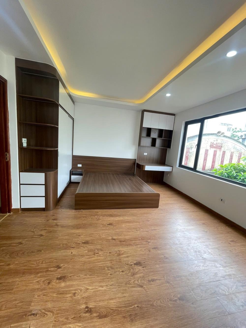 Bán nhà gần trung tâm Văn Điển, Thanh Trì - 65m2, 6 tầng, gara, thang máy, 11 tỷ