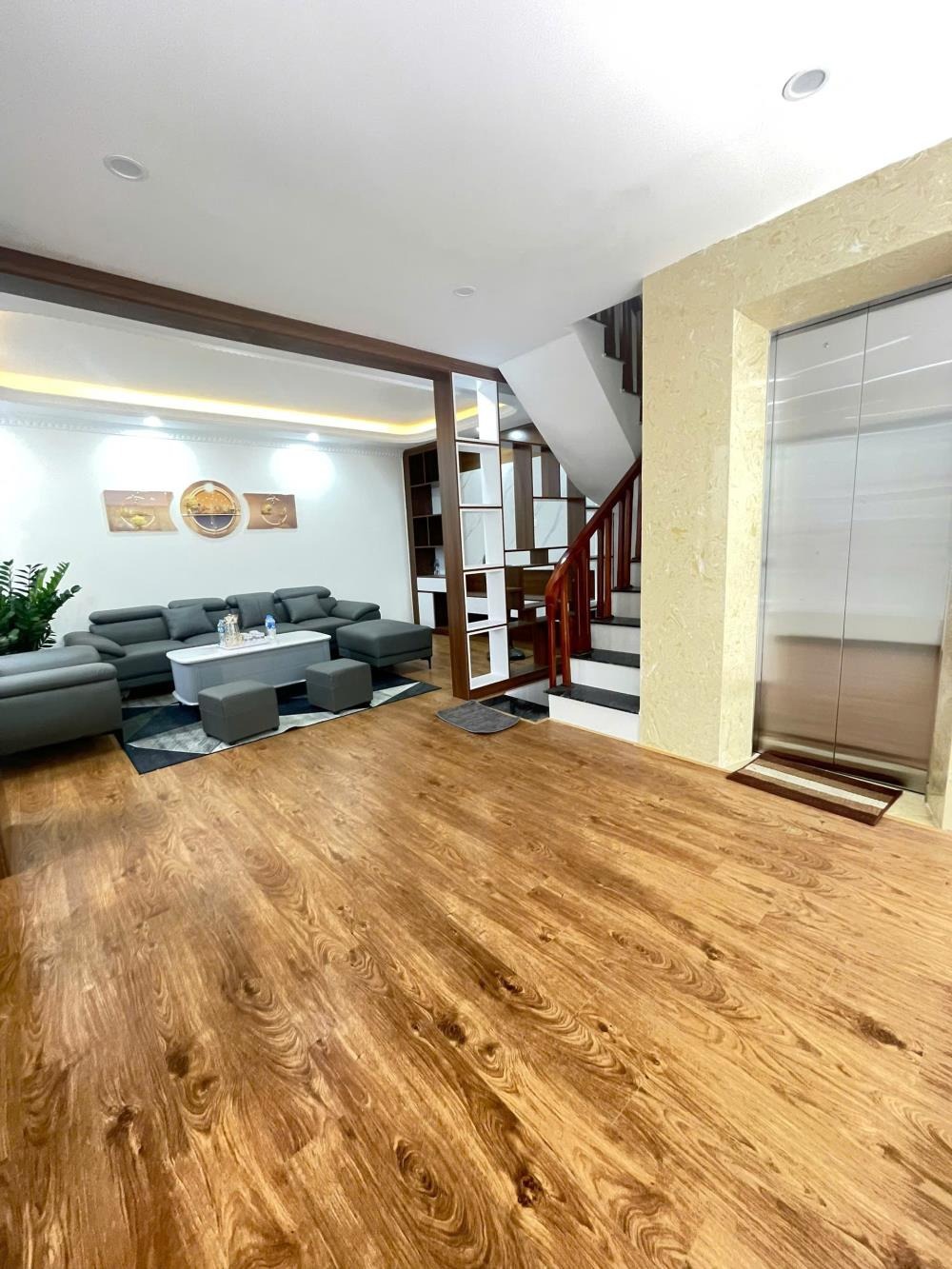 Bán nhà gần trung tâm Văn Điển, Thanh Trì - 65m2, 6 tầng, gara, thang máy, 11 tỷ