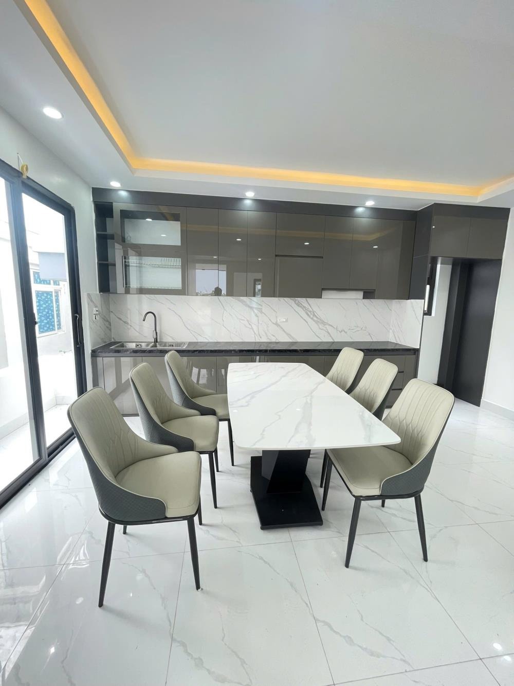 Bán nhà gần trung tâm Văn Điển, Thanh Trì - 65m2, 6 tầng, gara, thang máy, 11 tỷ