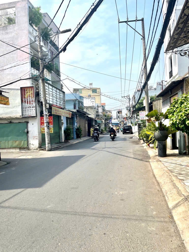 Siêu phẩm Chợ Về Ngay Công Viên Làng Hoa, Gò Vấp - Giá 18 Tỷ