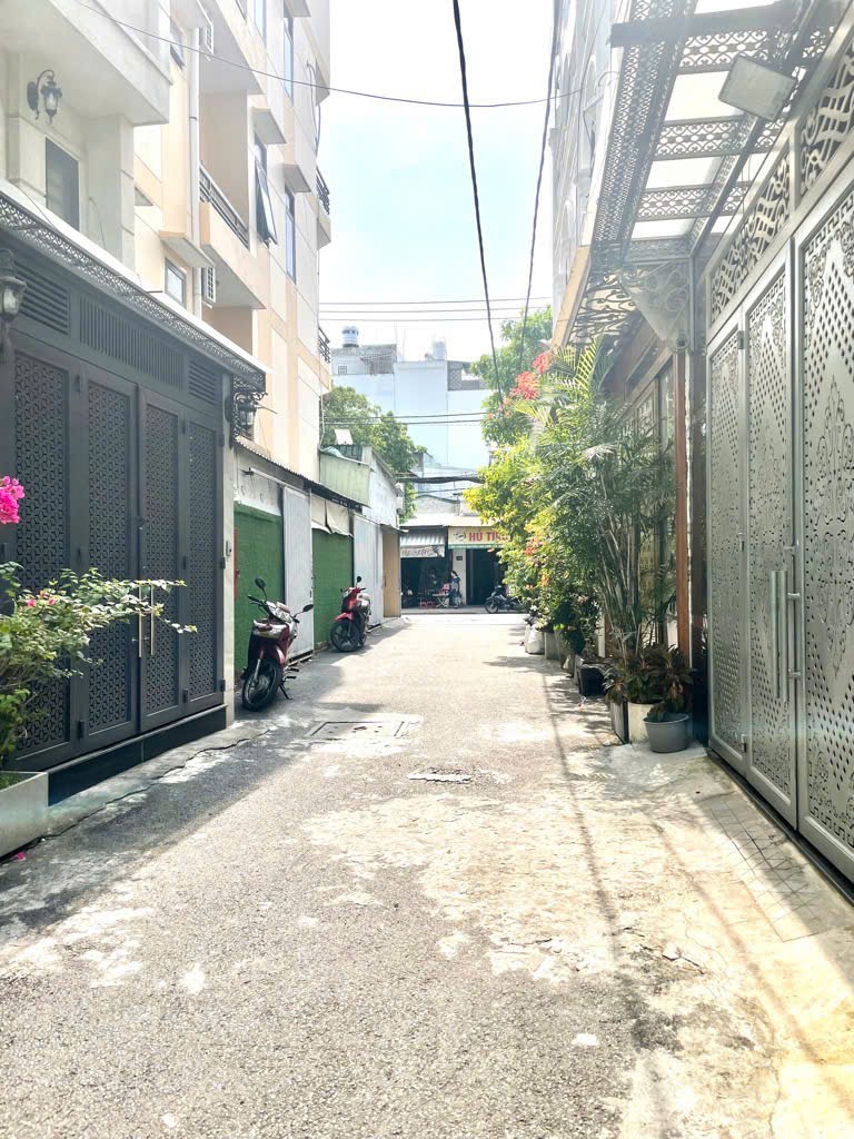 Siêu phẩm Chợ Về Ngay Công Viên Làng Hoa, Gò Vấp - Giá 18 Tỷ