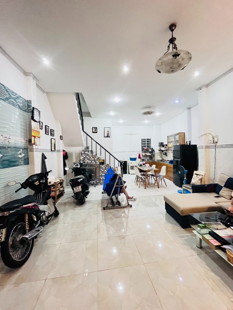Nhà phố Nở Hậu, Phạm Thế Hiển, Quận 8 - 4 Tỷ