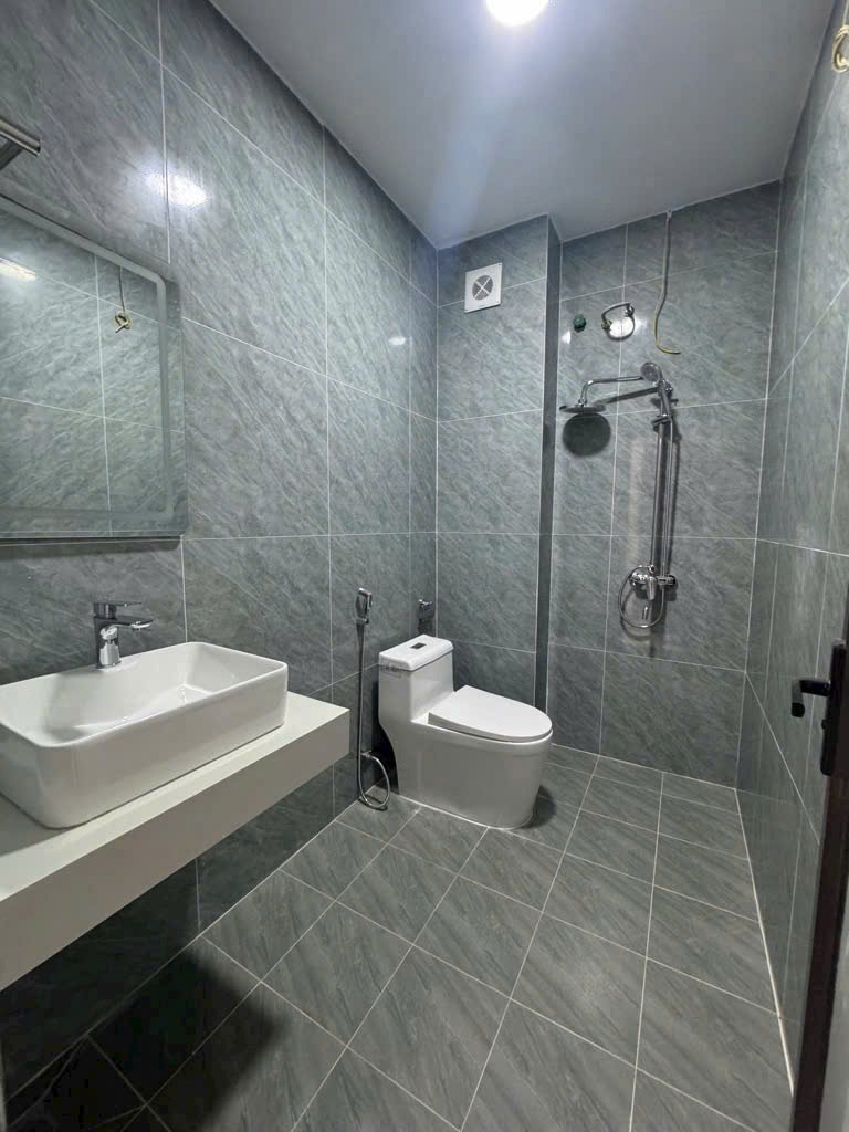 Nhà 5 Tầng Full Nội Thất, Ngõ Thông Thoáng, Sổ Nở Hậu - Giá 4.5 Tỷ