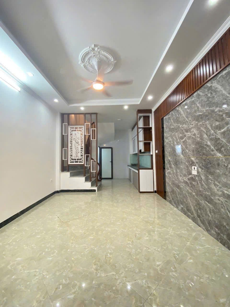 Nhà 5 Tầng Full Nội Thất, Ngõ Thông Thoáng, Sổ Nở Hậu - Giá 4.5 Tỷ