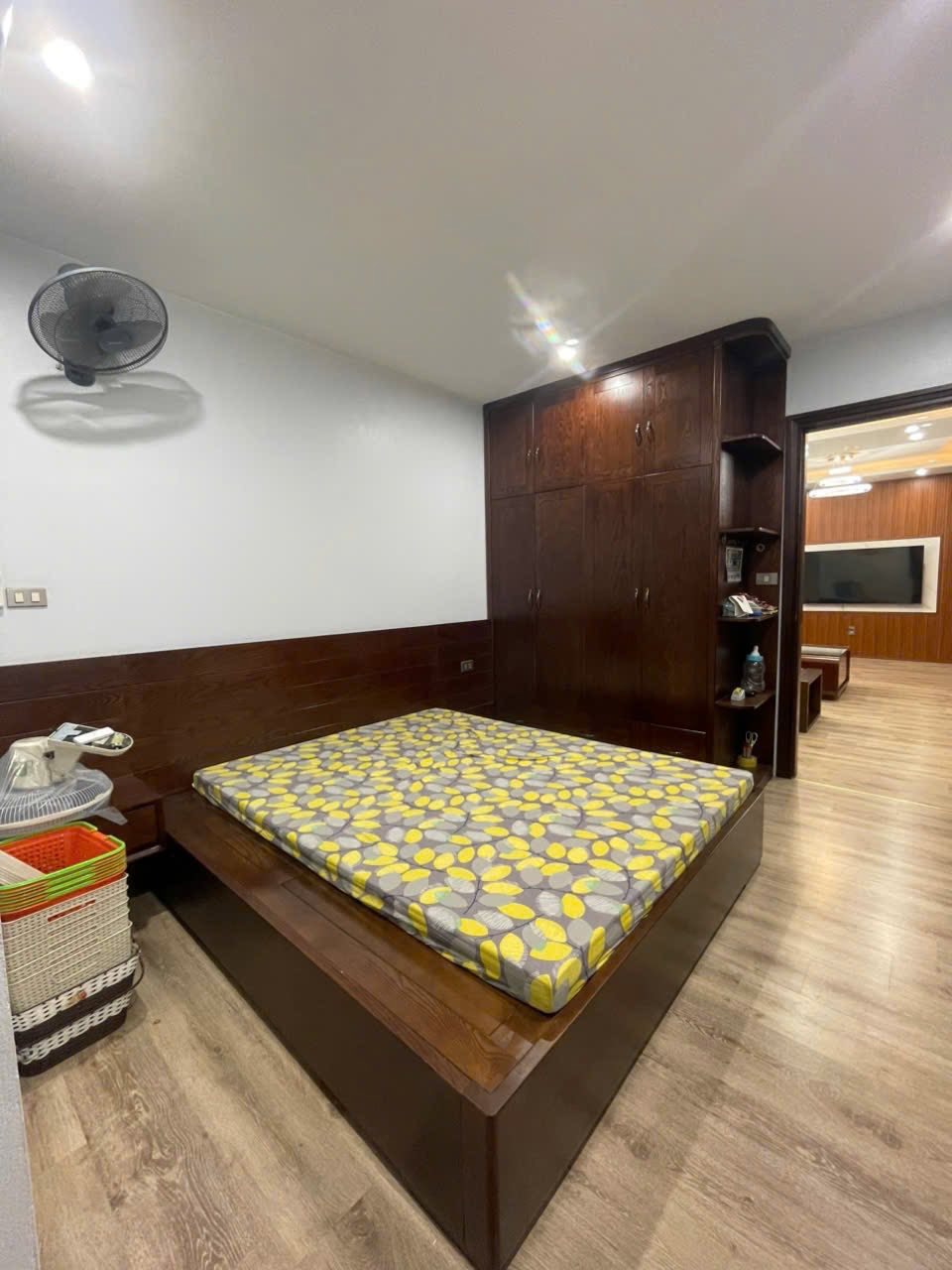 Bán chung cư Nam Trung Yên 70m2 - 2PN, 2VS - Vị trí trung tâm, thoáng sáng - Giá: 5 tỷ