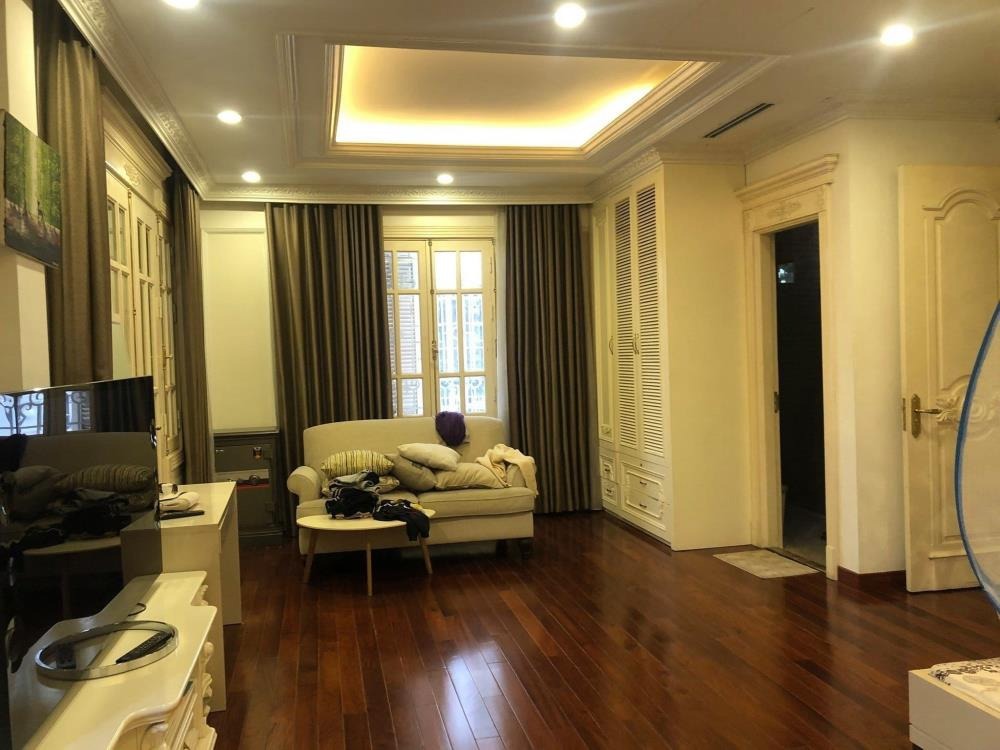 Bán Biệt Thự Vinhome Riverside Việt Hưng - 240m2, 4 Tầng, Mặt Tiền 17m