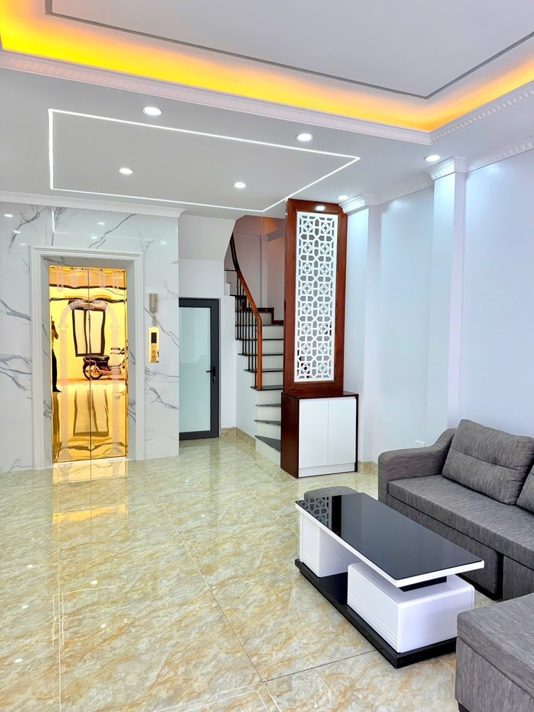 Lô Góc 2 Mặt Ngõ Cầu Giấy - Nhà Mới, Thang Máy, Vị Trí Đắc Địa