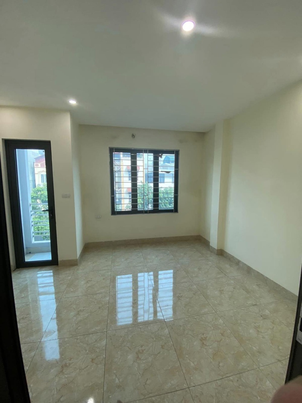 Đa Sỹ Hà Đông: Lô đất phân lô, kinh doanh oto, 48m2, 5 tầng, vị trí đẹp