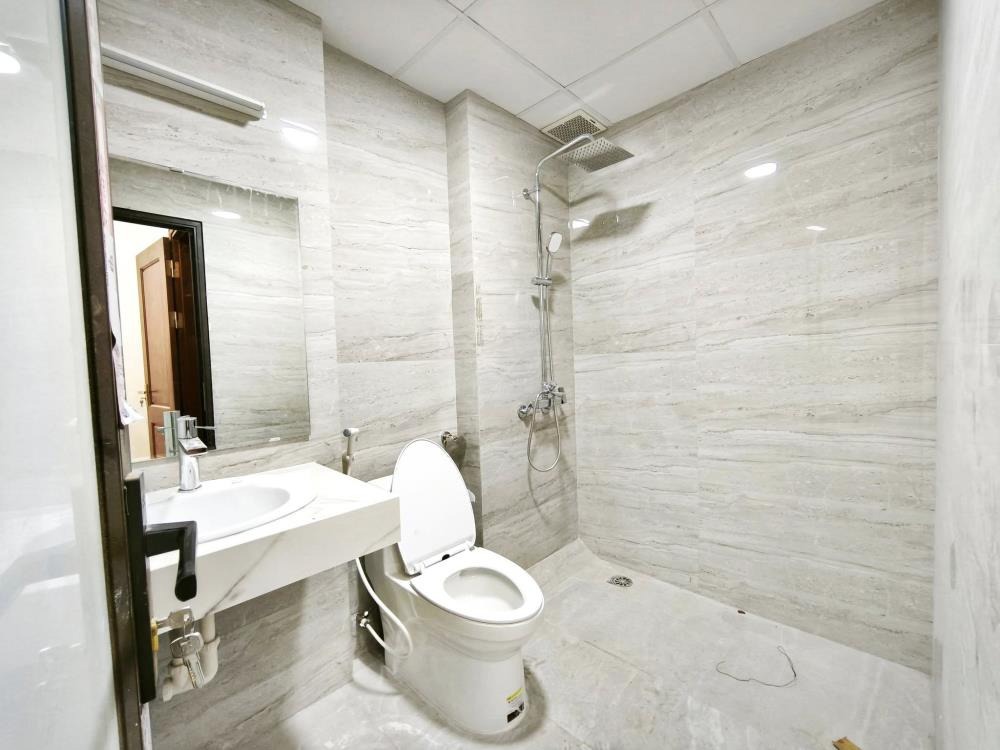 Bán Nhà Lạc Long Quân - Cầu Giấy: 5 Tầng, Thang Máy, Full Nội Thất, Kinh Doanh Vàng