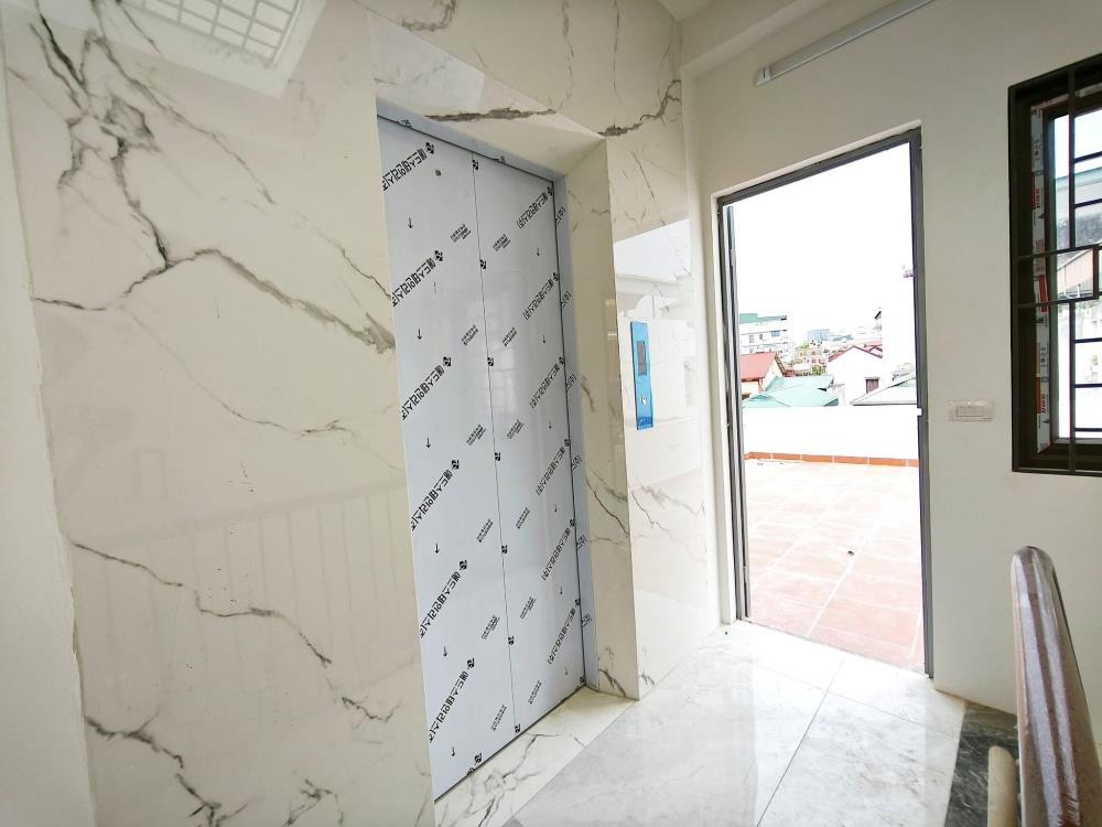Bán Nhà Lạc Long Quân - Cầu Giấy: 5 Tầng, Thang Máy, Full Nội Thất, Kinh Doanh Vàng