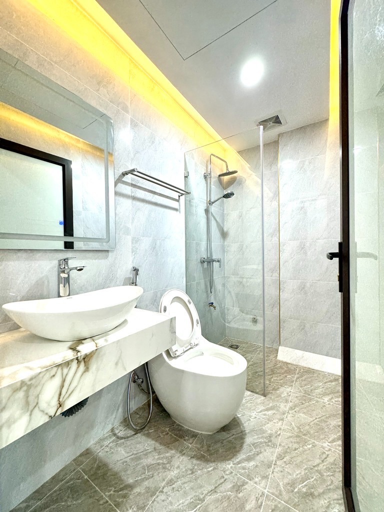 Mặt tiền Hoàng Mai, Ô Tô Tránh - VP Kinh Doanh Sầm Uất, 7 Tầng Thang Máy