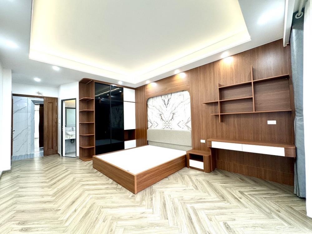 Mặt tiền Hoàng Mai, Ô Tô Tránh - VP Kinh Doanh Sầm Uất, 7 Tầng Thang Máy