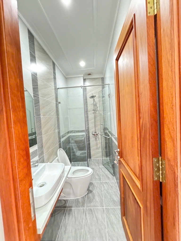 Nhà Đẹp Gò Vấp - 1 Trệt 3 Lầu - Gần Công Viên Làng Hoa - Giá 10 Tỷ