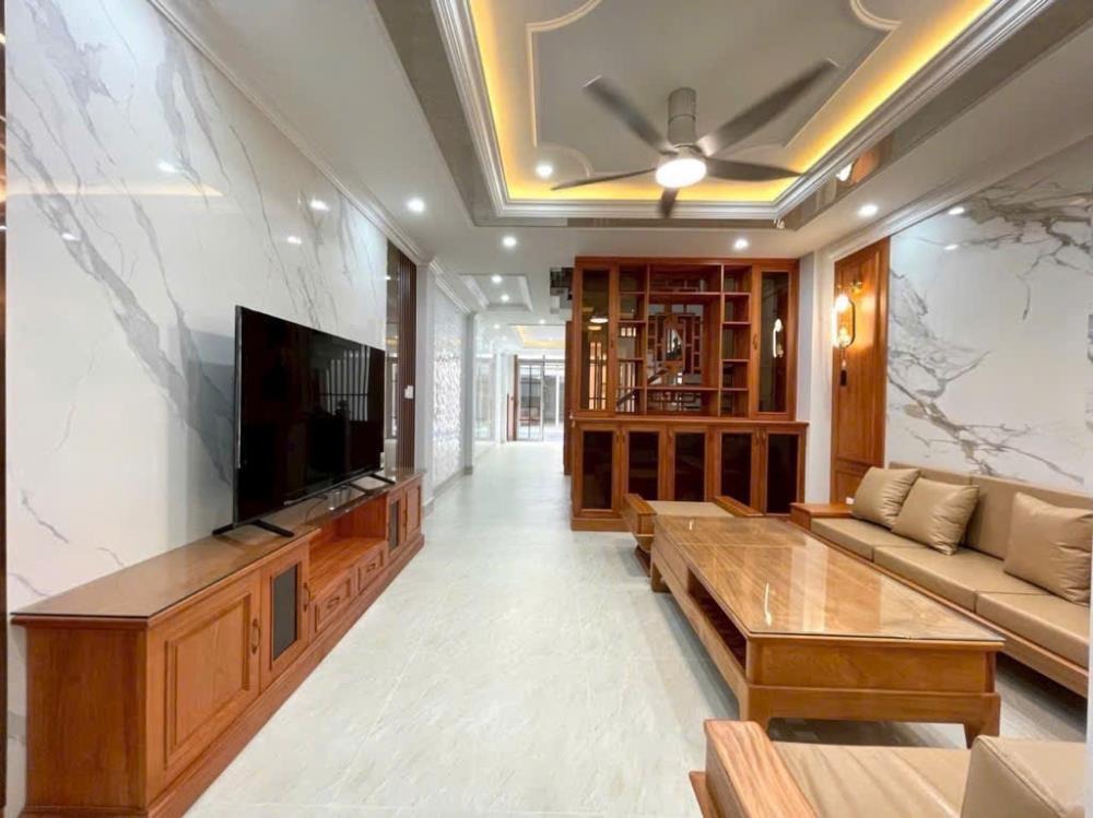 Nhà Đẹp Gò Vấp - 1 Trệt 3 Lầu - Gần Công Viên Làng Hoa - Giá 10 Tỷ