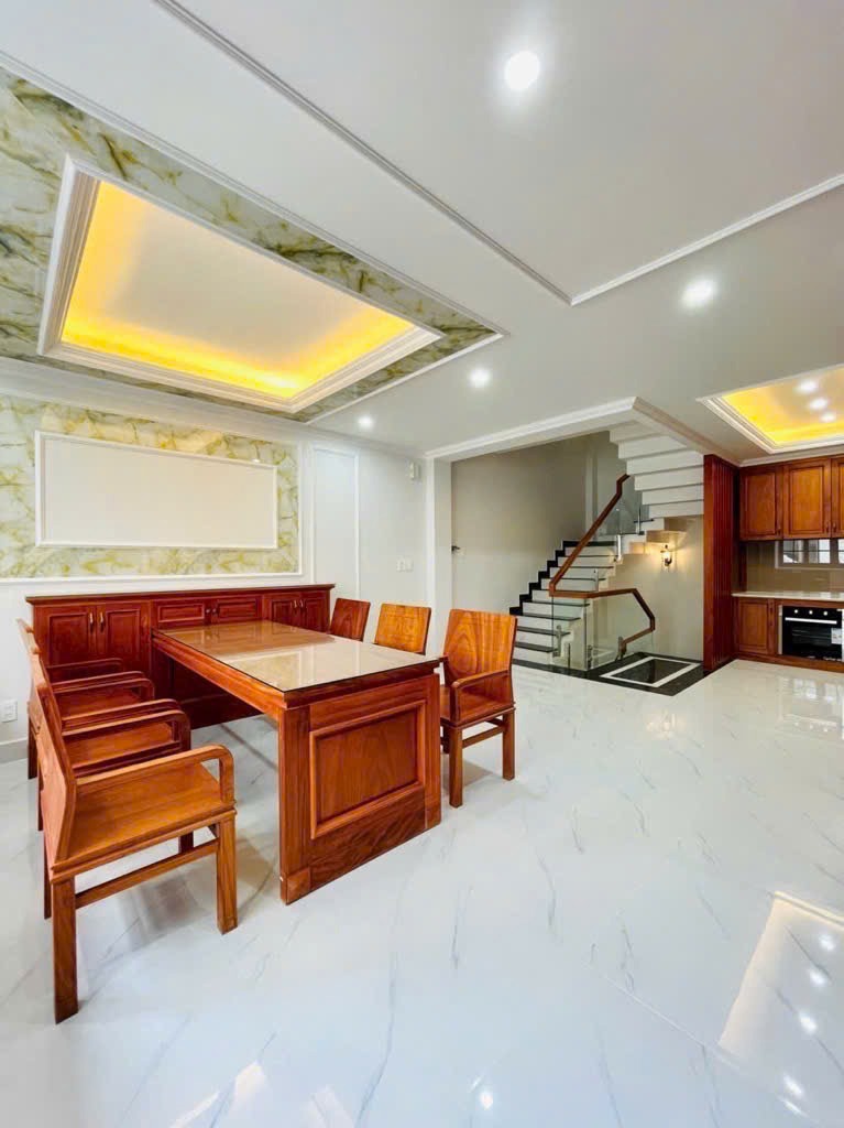 Nhà Đẹp Gò Vấp - 1 Trệt 3 Lầu - Gần Công Viên Làng Hoa - Giá 10 Tỷ