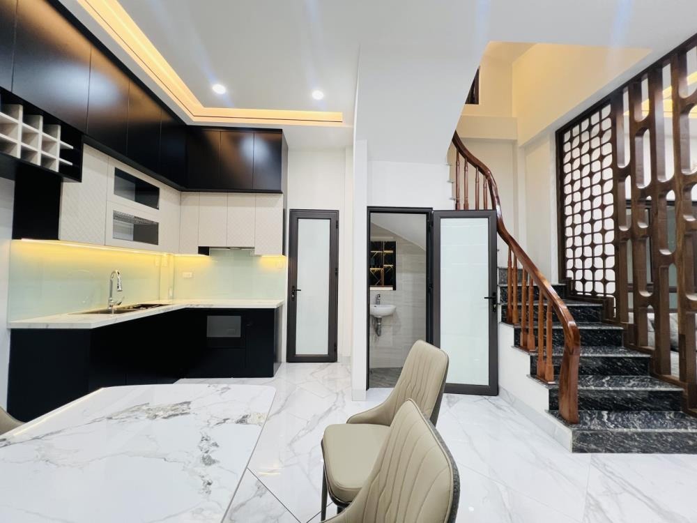 Bán Biệt Thự Trần Khắc Chân 5 Tầng - 6 Phòng Ngủ - Full Nội Thất