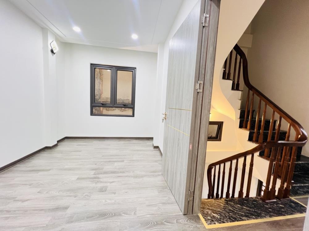 Bán Biệt Thự Trần Khắc Chân 5 Tầng - 6 Phòng Ngủ - Full Nội Thất