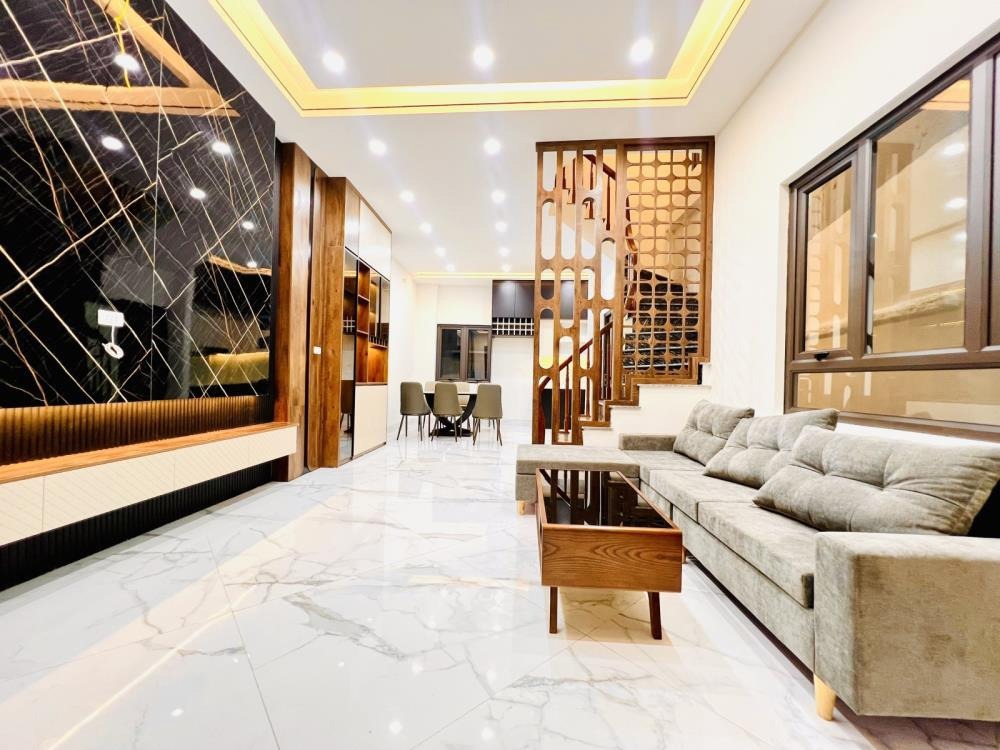 Bán Biệt Thự Trần Khắc Chân 5 Tầng - 6 Phòng Ngủ - Full Nội Thất