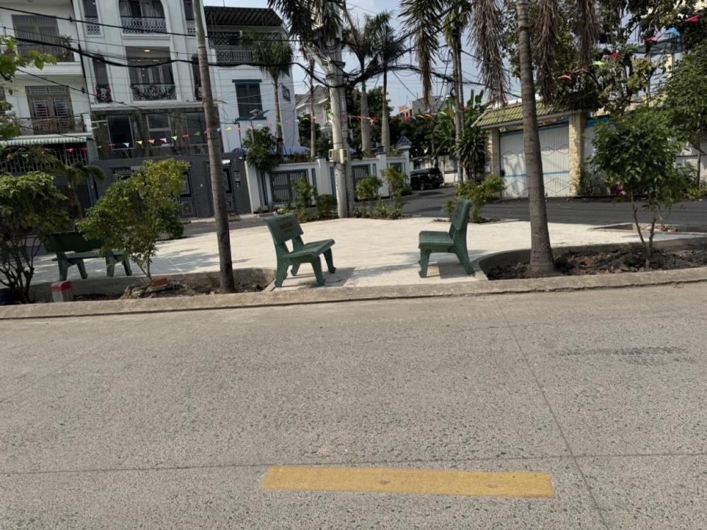 Đất Nở Hậu Vườn Lài Quận 12: 304m2, Ngang 4m, Giá Chỉ 13.7 Tỷ