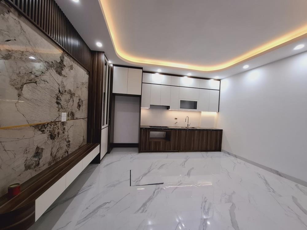 Bán nhà KĐT Linh Đàm: 38m2, 5 tầng, 50m ra ô tô, giá chỉ 5.8 tỷ - Nhà mới 100%