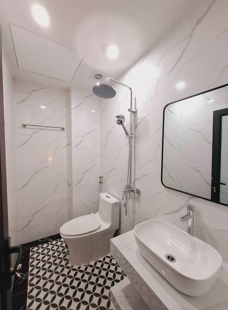 Bán nhà KĐT Linh Đàm: 38m2, 5 tầng, 50m ra ô tô, giá chỉ 5.8 tỷ - Nhà mới 100%