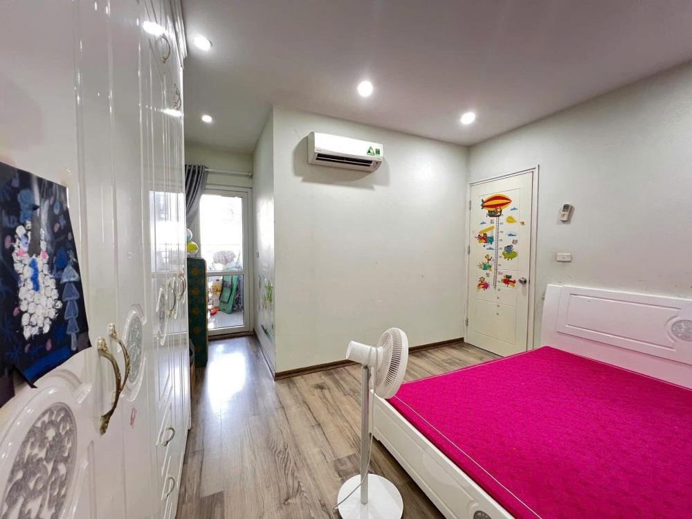Bán Gấp Căn Hộ 70m2, 2PN, Linh Đàm, Giá 4.53 Tỷ - Pháp Lý Rõ Ràng