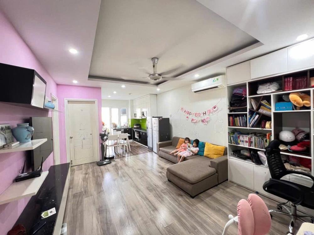Bán Gấp Căn Hộ 70m2, 2PN, Linh Đàm, Giá 4.53 Tỷ - Pháp Lý Rõ Ràng