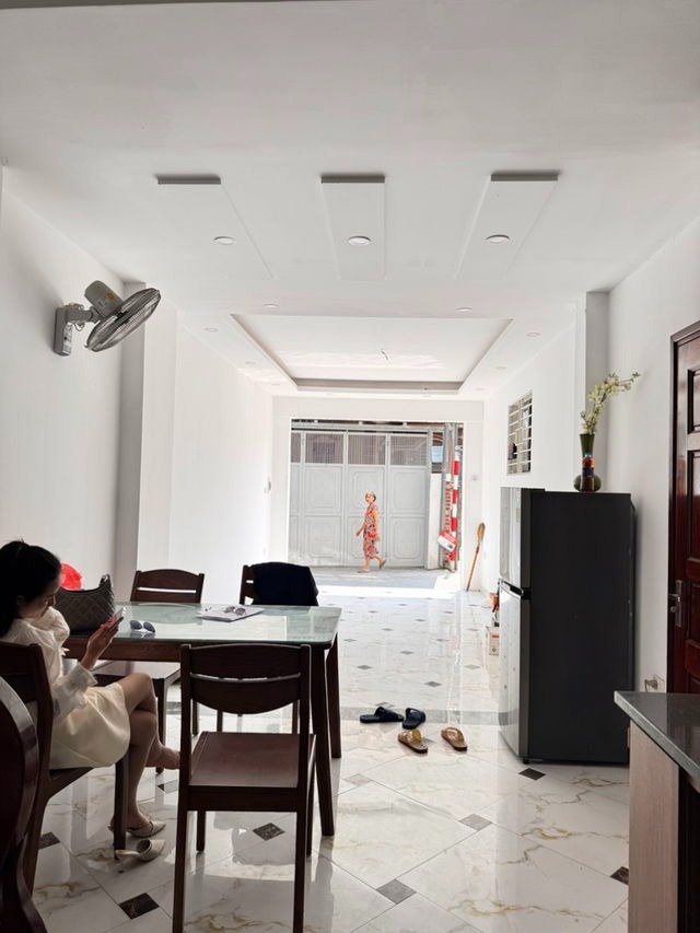 Bán nhà phố Nam Từ Liêm - 40m2, 5 tầng, 8.5 tỷ - Ô Tô Vào Nhà, Full Nội Thất