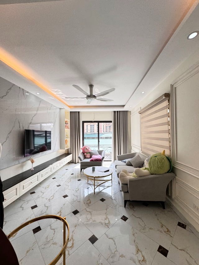 Bán nhà phố Nam Từ Liêm - 40m2, 5 tầng, 8.5 tỷ - Ô Tô Vào Nhà, Full Nội Thất