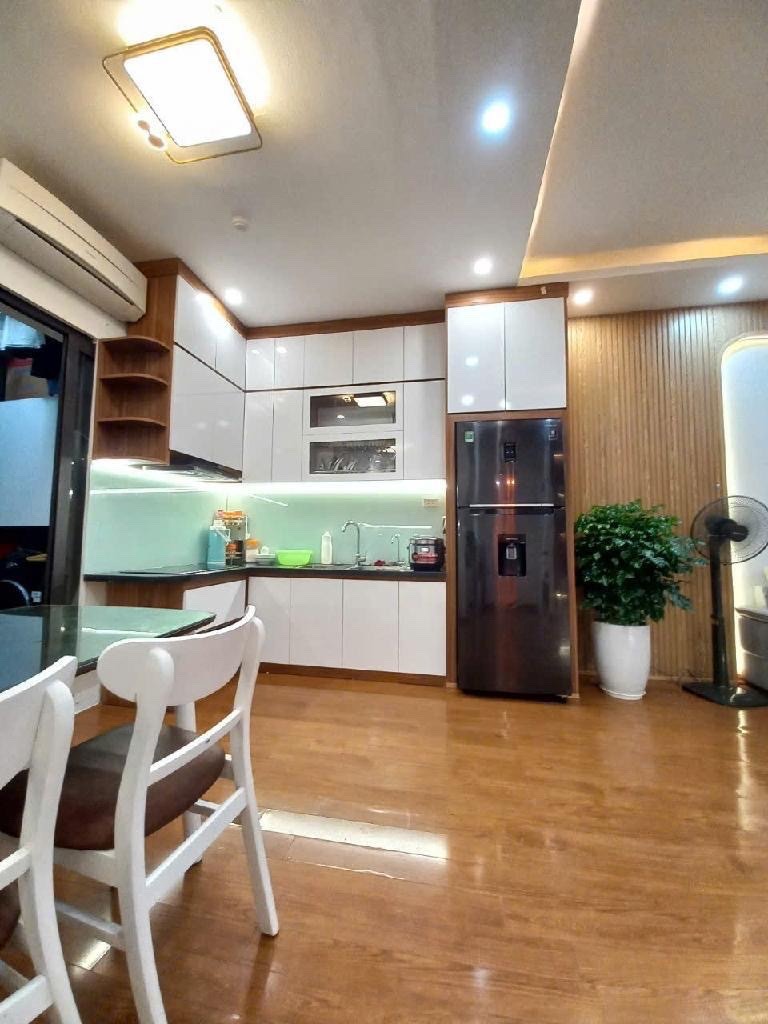 Nhà Đẹp Quận Đống Đa - 5 Tầng, 37m2 - Giá 7.8 Tỷ - Vị Trí Vàng