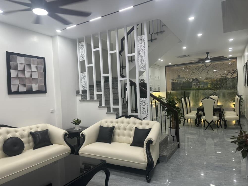 Nhà 4 Tầng Mặt Tiền Kinh Doanh - 95m² - Ô Tô Đỗ Cửa