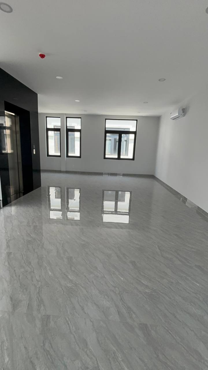 Cho Thuê Nhà Phố VinHomes Grand Park - 126m2, 5 Tầng, Có Thang Máy - Giá 35tr/th