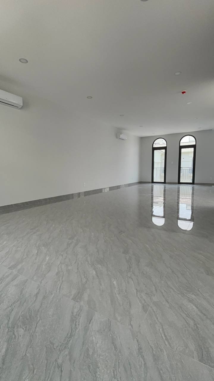Cho Thuê Nhà Phố VinHomes Grand Park - 126m2, 5 Tầng, Có Thang Máy - Giá 35tr/th