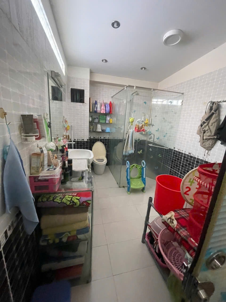 Cho Thuê Nhà Nguyên Căn Quận 5: 170m2, 2 Lầu, Giá 27tr/tháng - Trần Phú, P7