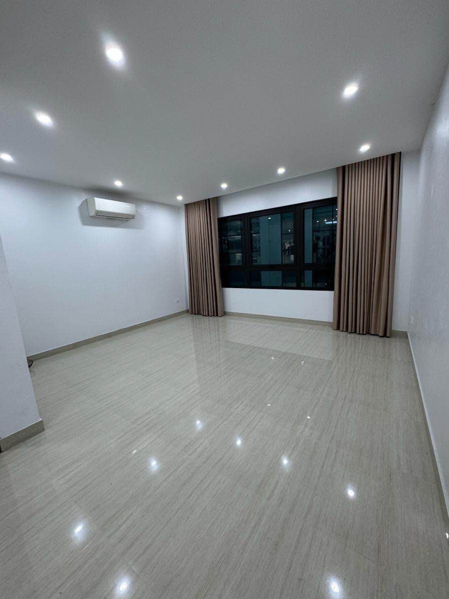 Bán nhà cầu giấy - Ngõ thẳng, ô tô đỗ cửa - 8 tầng, thang máy, giá 25 tỷ