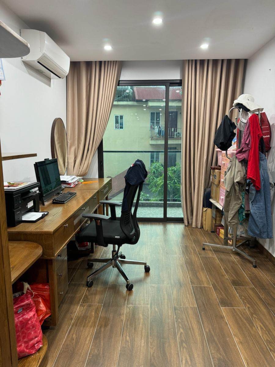 Bán nhà cầu giấy - Ngõ thẳng, ô tô đỗ cửa - 8 tầng, thang máy, giá 25 tỷ